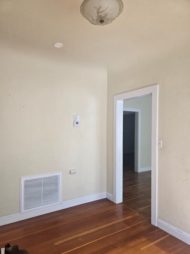 Building Photo - 2164 Waldon St