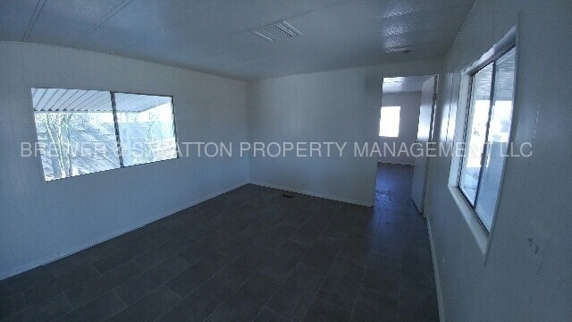 Building Photo - 2144 N Silverton St