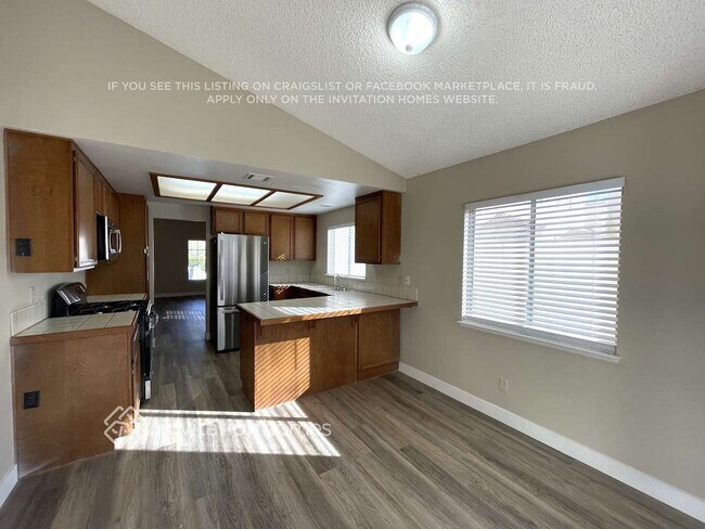 Foto del edificio - 3213 Shoreheight St