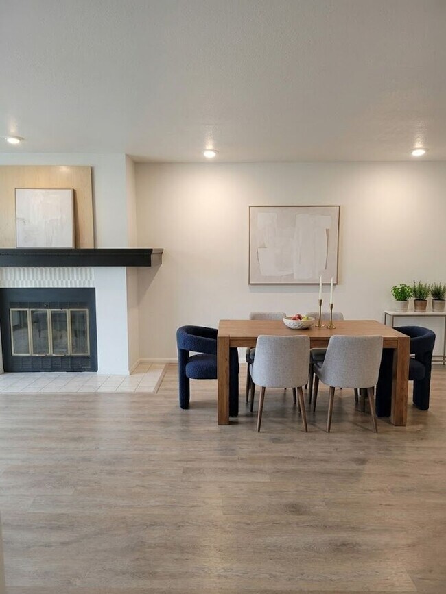 Foto del edificio - Two Bedroom Condo Available In Downtown Boulder