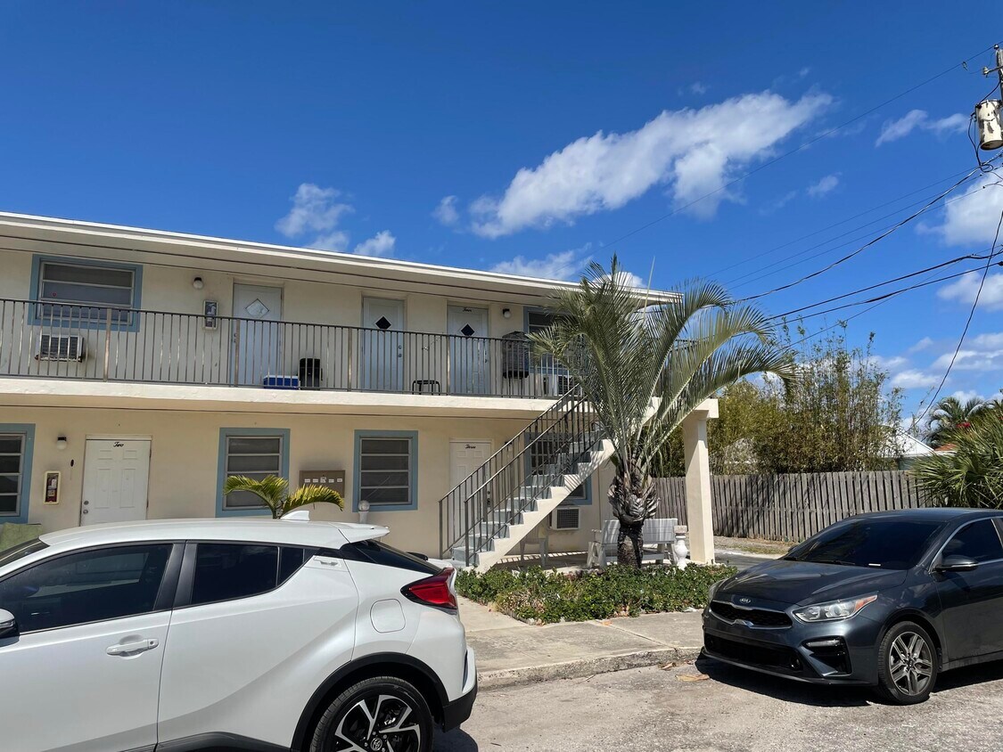 1502 N Federal Hwy, Lake Worth, FL 33460 Townhome Rentals in Lake