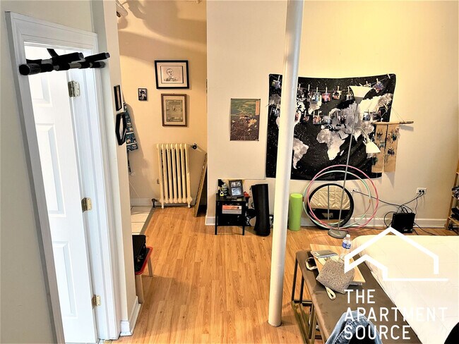 Foto del edificio - 4400 N Winchester Ave