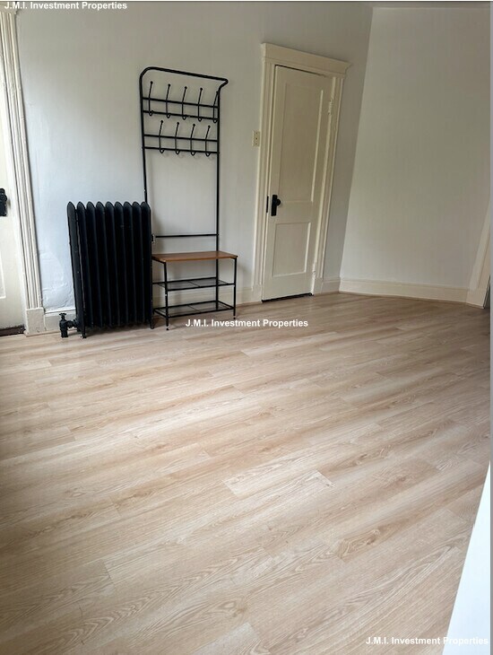 Foto del edificio - 90 Brainerd Rd