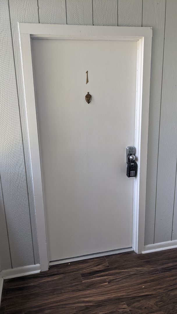 Building Photo - Walking distance to Gulch/Music row! WATER...