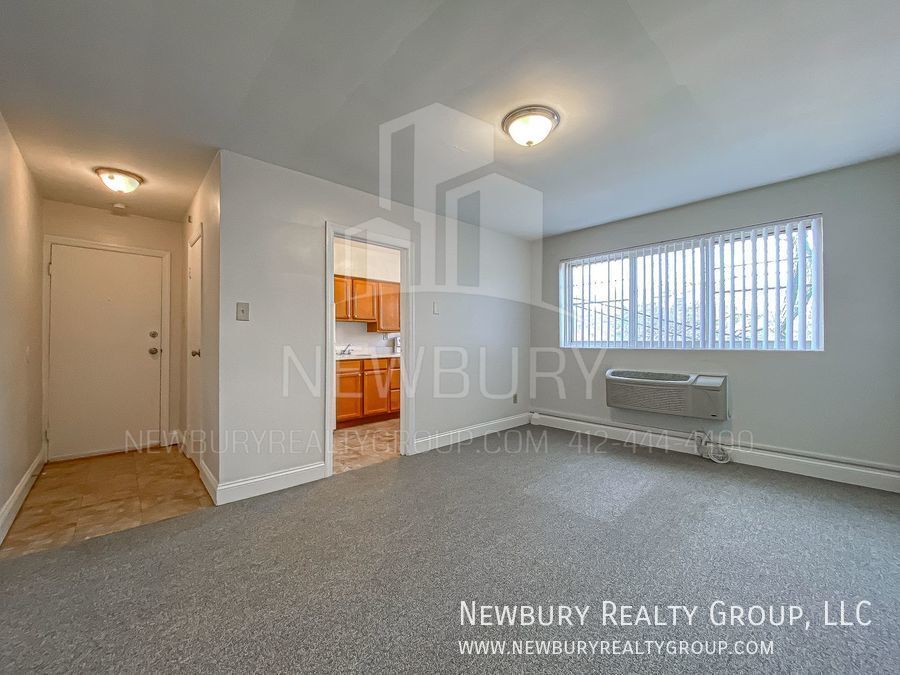 Primary Photo - 2 Bedroom Apartment Ready For Immediate Oc...
