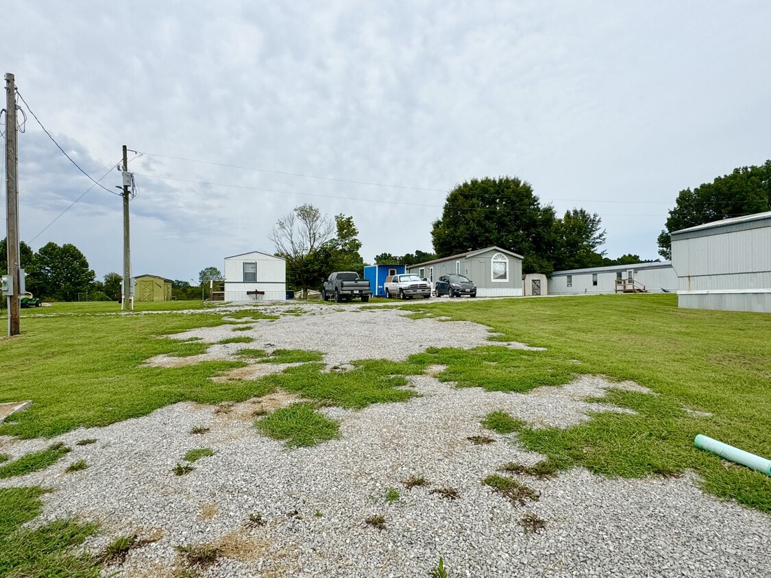 Building Photo - 534 SE 650th Rd