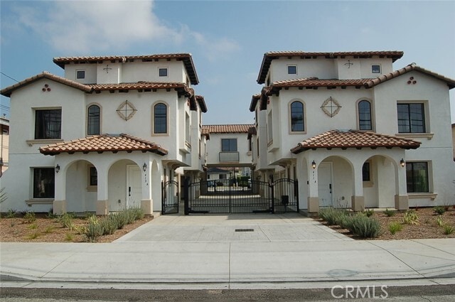 Foto principal - 425 W Duarte Rd