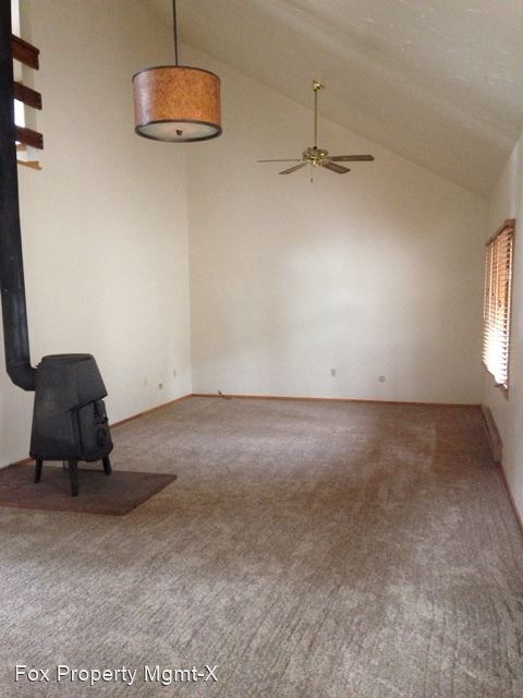 Building Photo - 2 br, 1.5 bath House - 757 Peakview Road