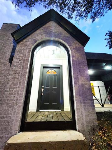 Building Photo - 2114 N Elm St