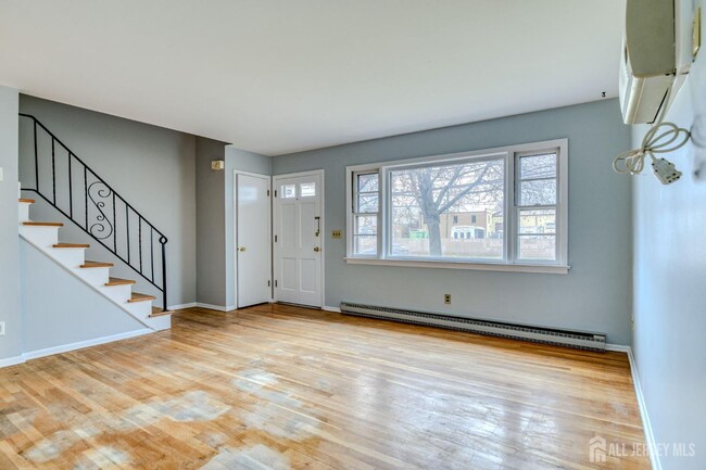 Foto del edificio - 345 Lincoln Blvd