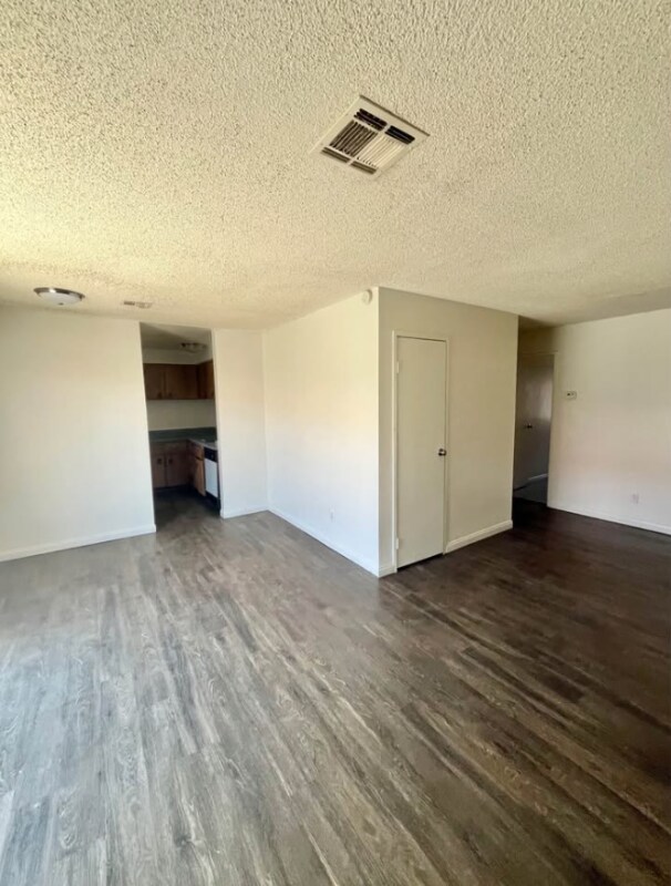 Foto del edificio - 1750 Karen Ave