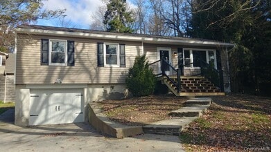 Building Photo - 676-678-678 Oak Summit Rd