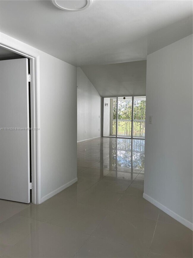 Building Photo - 4992 NW 97th Pl