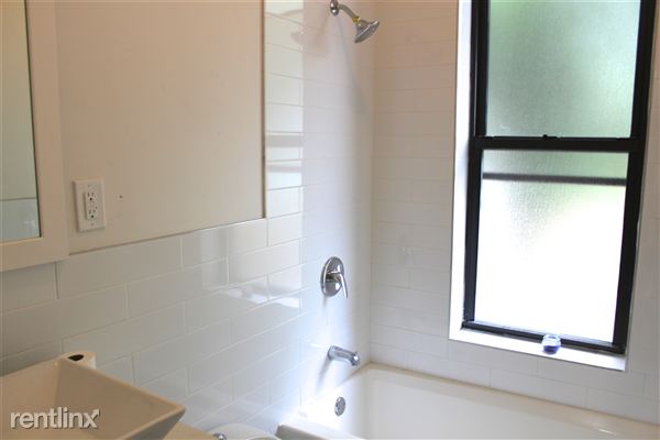 Building Photo - 1115 Madison St