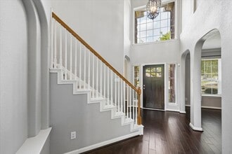 Building Photo - 13518 Via Chianti Ln