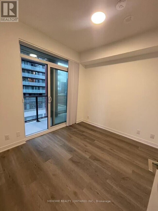 Building Photo - 180 Front St E