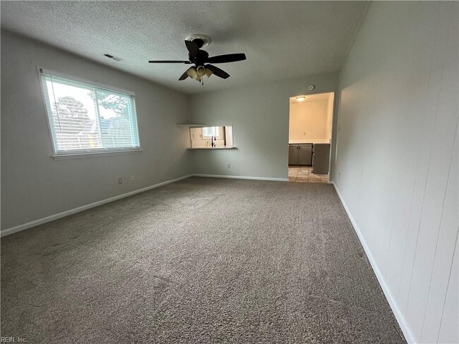 Building Photo - 3905 Brentwood Crescent