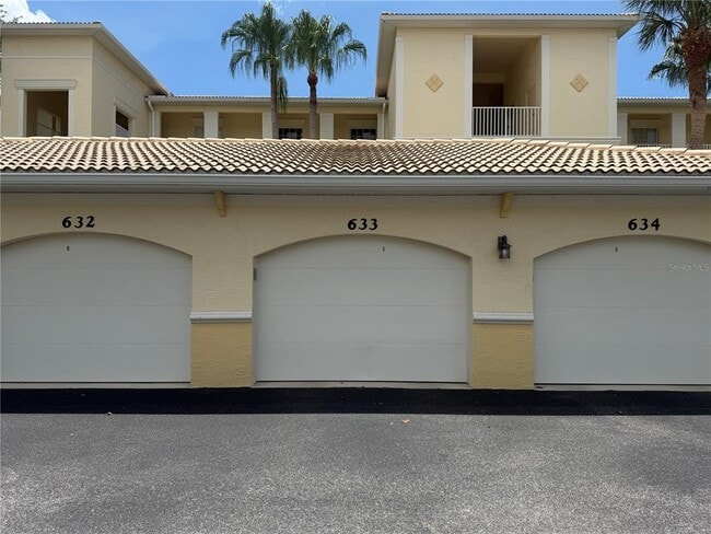 Building Photo - 600 Gardens Edge Dr
