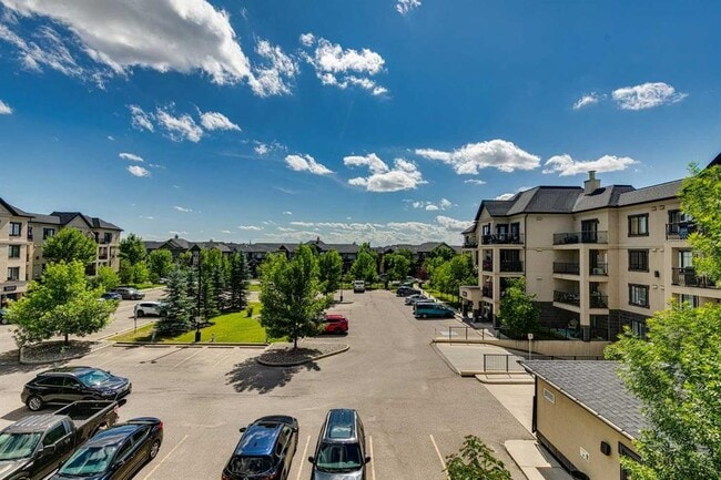 Building Photo - 310-2310 Mckenzie Towne Gate S E