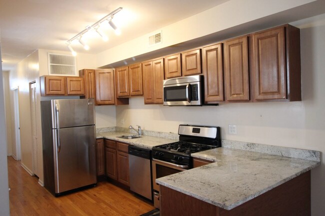 Foto del edificio - 3318 W Lawrence Ave