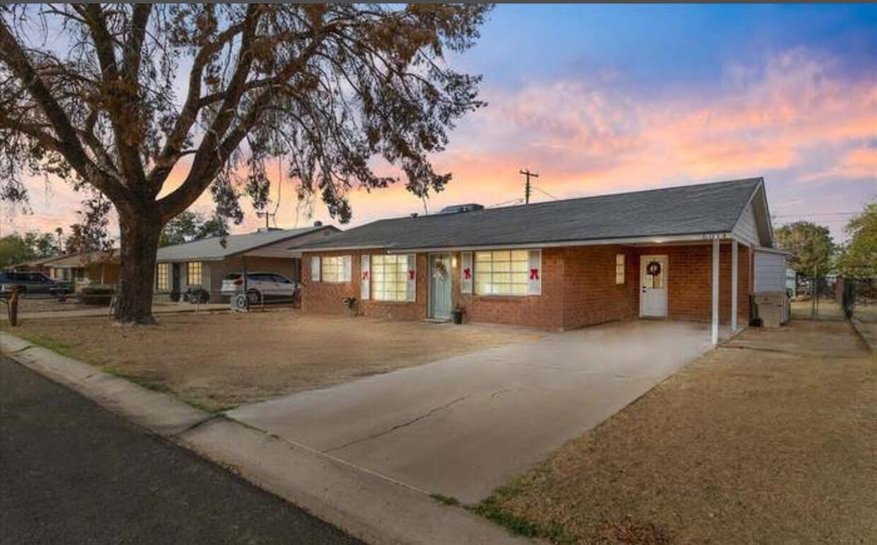 Primary Photo - 5014 W Gardenia Ave