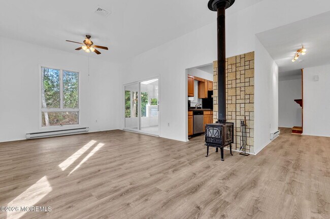 Foto del edificio - 166 E Holly Ln