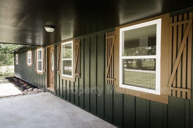 Building Photo - 10716 Dallas Hollow Rd