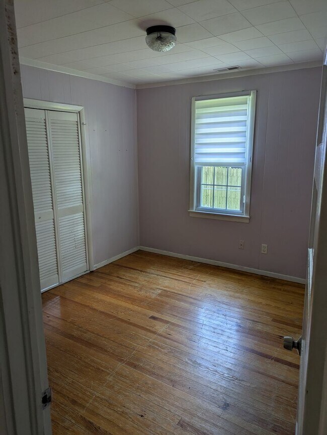 Foto del edificio - 3bd/1ba Cottage on private street with a s...