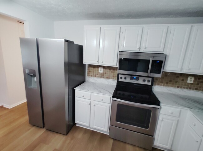Foto del edificio - 5811 Heming Ave