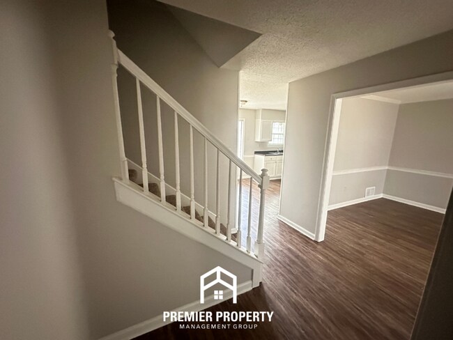 Foto del edificio - 6764 Henredon Dr