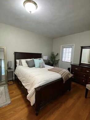 Building Photo - 608 E 6th St