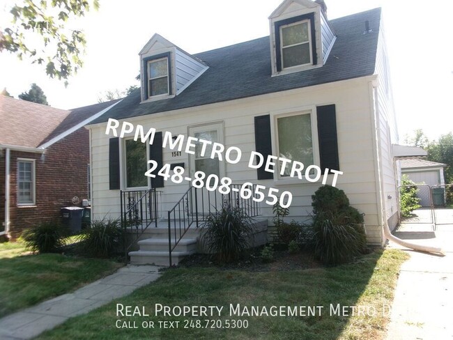 Building Photo - NEWLY RENOVATED HOME IN LINCOLN PARK