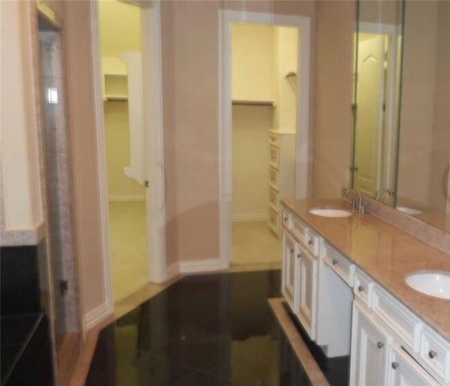 Building Photo - Lovely 3 beds/2 baths home located in Springs