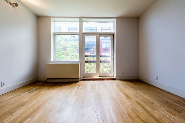 Building Photo - 114 Troutman St