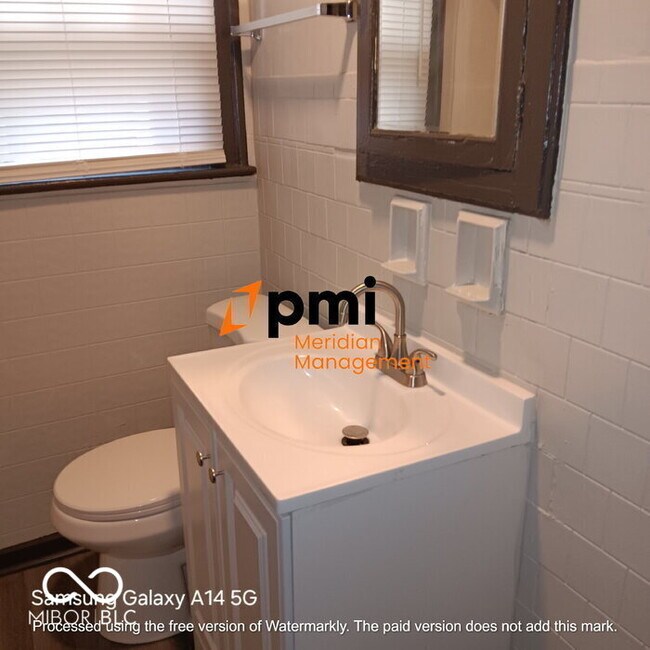 Foto del edificio - 1619 S Randolph St