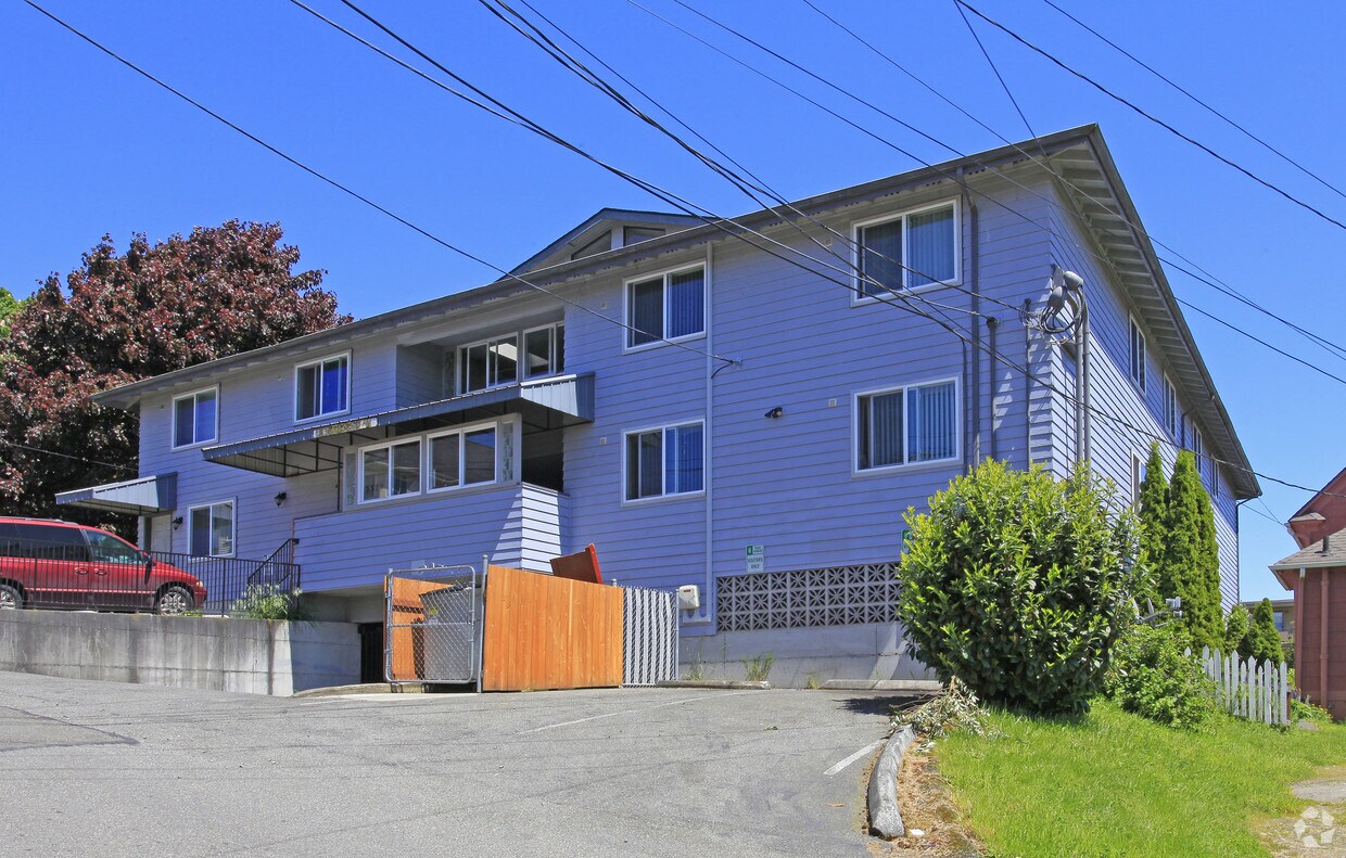 Foto del edificio - 3322 Oakes Ave