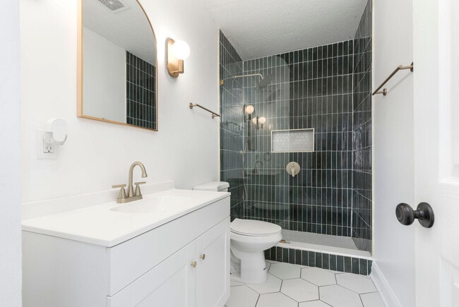 Building Photo - 915 S Shelby St