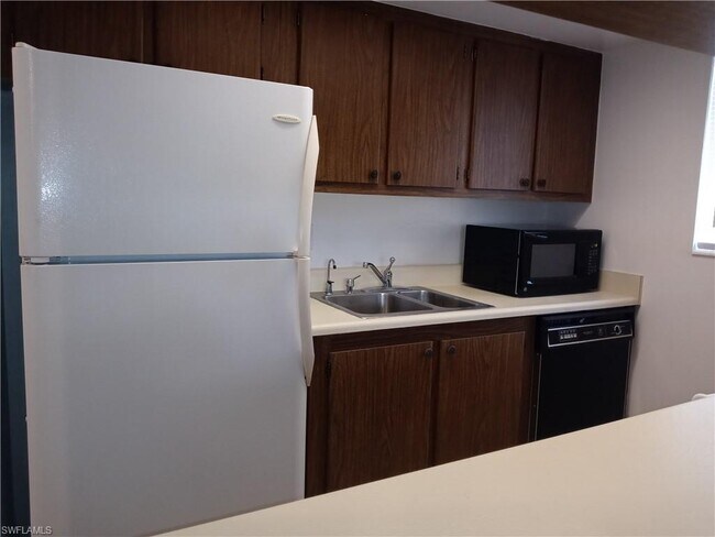 Building Photo - 3265 Maple Leaf Cir