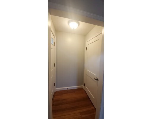 Building Photo - 33 Stoneleigh Rd