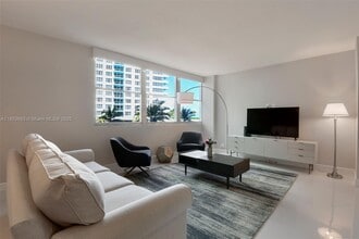 Building Photo - 5055 Collins Ave