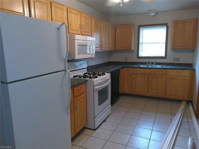 Building Photo - 6083 Applecrest Ct