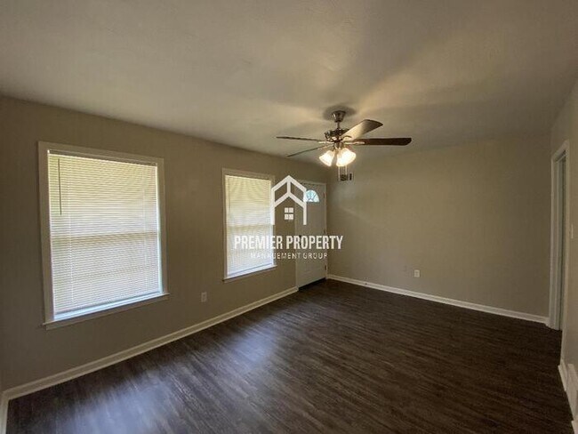 Foto del edificio - 3780 Vanderwood Dr
