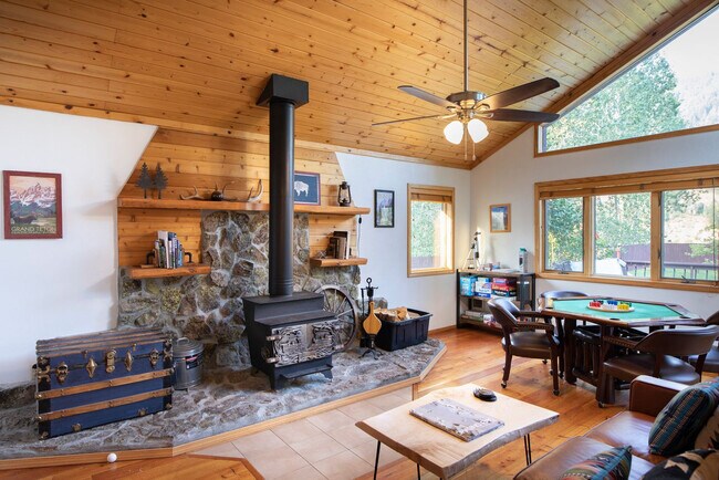 Building Photo - 521-523 3 Rivers Dr