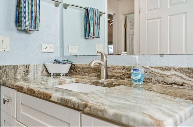 Foto del edificio - 2237 Bonanza Ln