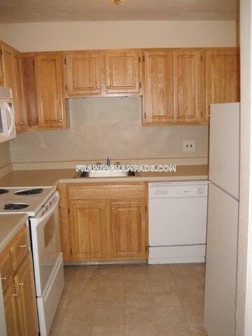 Primary Photo - 547 Worcester Rd