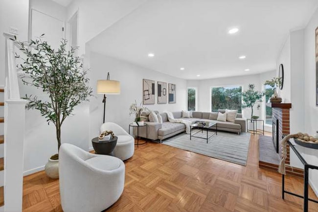 Building Photo - 876 N Mayfair Ave