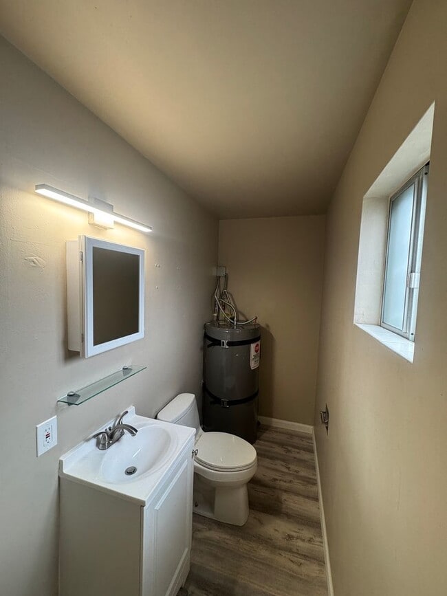 Building Photo - 1407 S 20th Ave