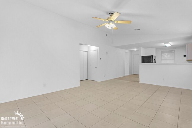 Foto del edificio - Comfortable 3Bdm 2Ba Home in Sun City!