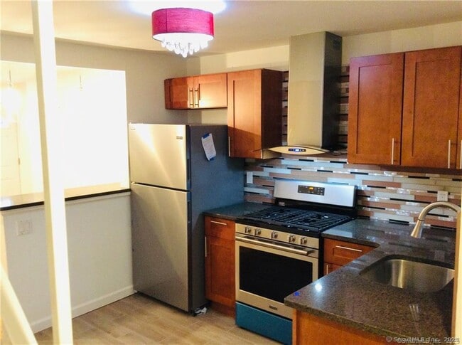 Foto del edificio - 47 Soundview Ave