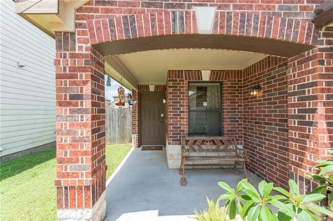 Foto del edificio - 8916 Milton Lease Dr